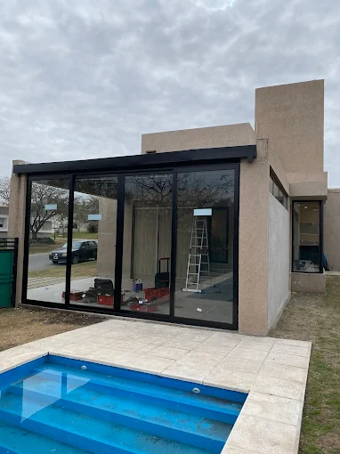 MG Aluminio | Fabricación y Colocación de Ventanas, Puertas, Portones y Mamparas en Aluminio en Villa Carlos Paz