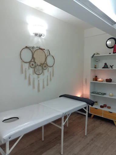 RENACER | Laura Heredia – Constelaciones, Biodecodificación y Formación