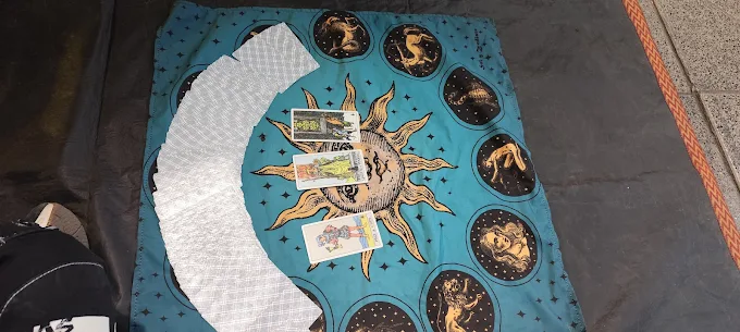 Chilenauta Tarot | Lectura de Tarot Profunda, Artística y Filosófica con Jade Antonio